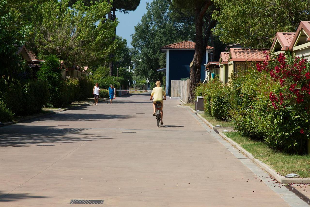 Camping Versilia Mare Hotel Лидо Ди Камайоре Екстериор снимка