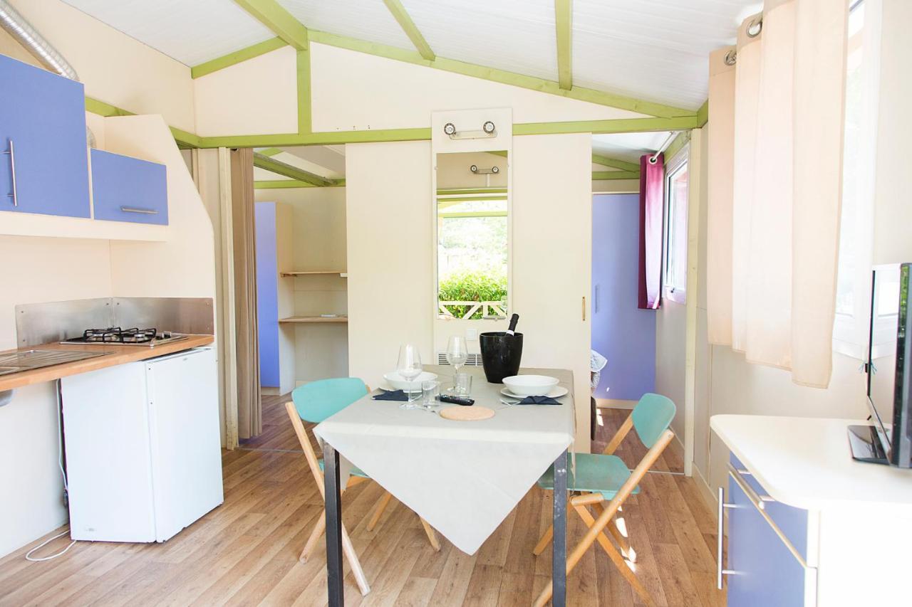 Camping Versilia Mare Hotel Лидо Ди Камайоре Екстериор снимка