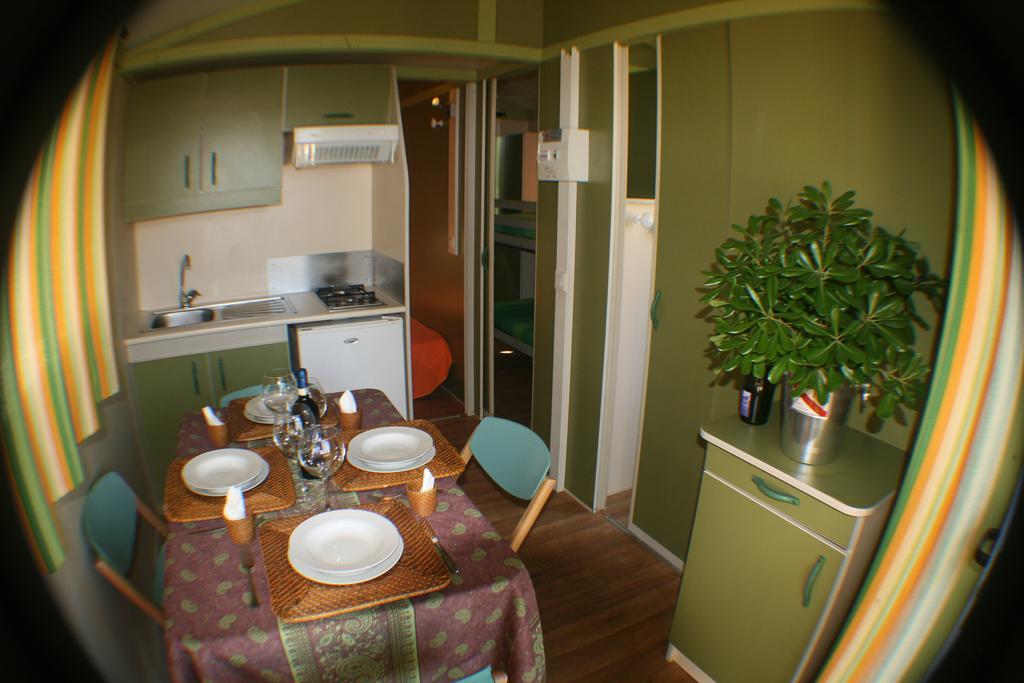Camping Versilia Mare Hotel Лидо Ди Камайоре Екстериор снимка
