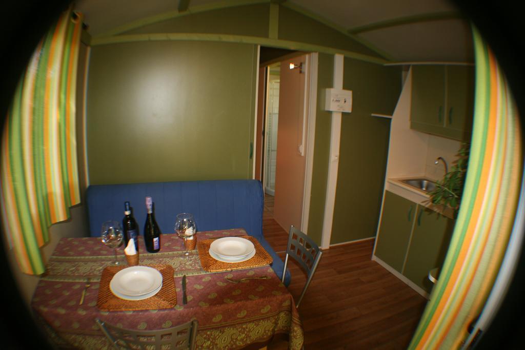 Camping Versilia Mare Hotel Лидо Ди Камайоре Екстериор снимка