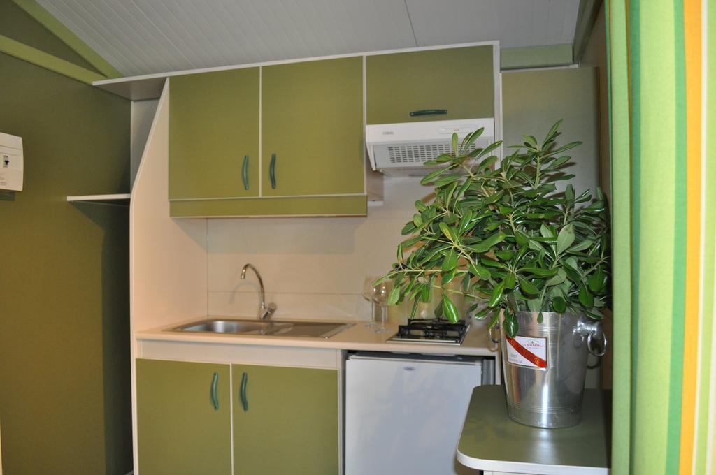 Camping Versilia Mare Hotel Лидо Ди Камайоре Екстериор снимка
