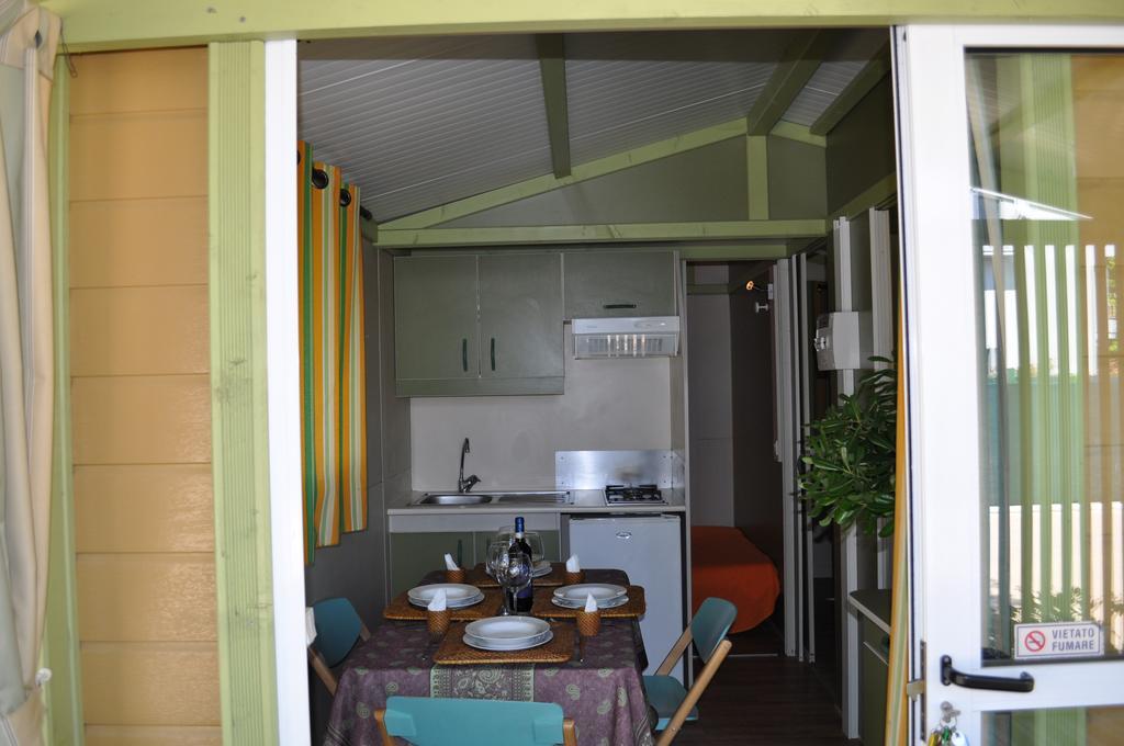 Camping Versilia Mare Hotel Лидо Ди Камайоре Екстериор снимка