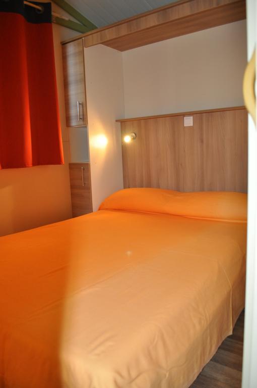 Camping Versilia Mare Hotel Лидо Ди Камайоре Екстериор снимка