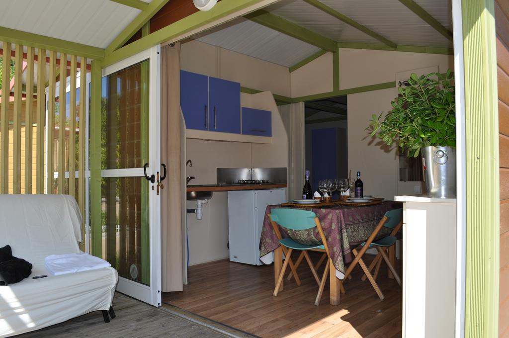 Camping Versilia Mare Hotel Лидо Ди Камайоре Екстериор снимка