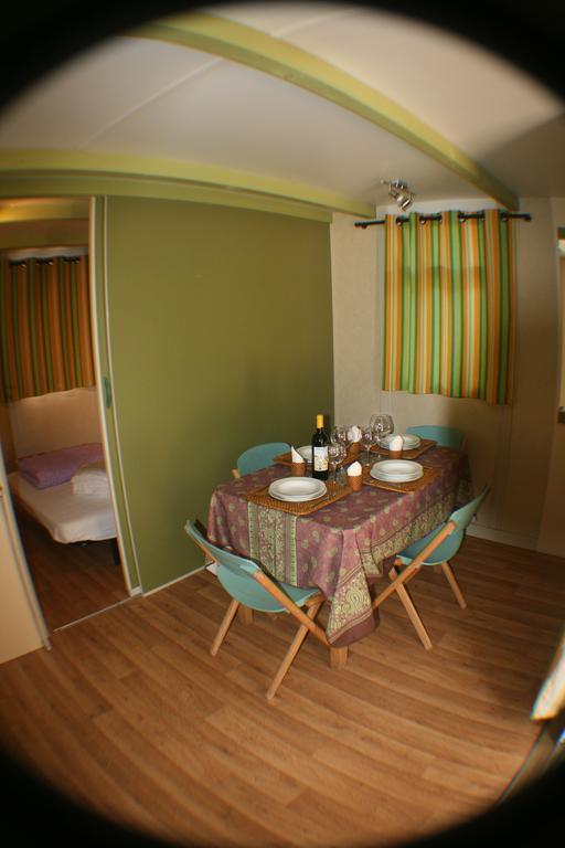 Camping Versilia Mare Hotel Лидо Ди Камайоре Екстериор снимка
